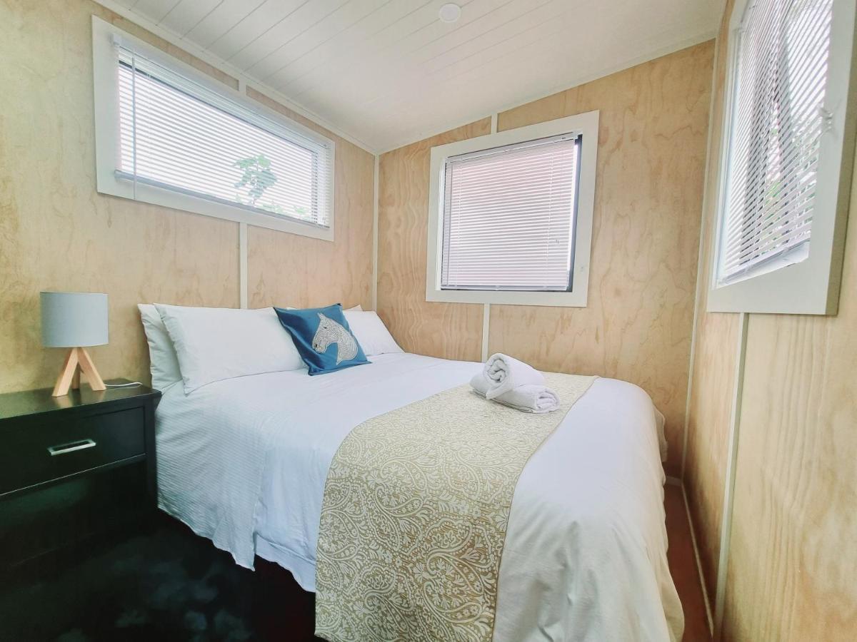 Dunedin Retreat Cabin エクステリア 写真